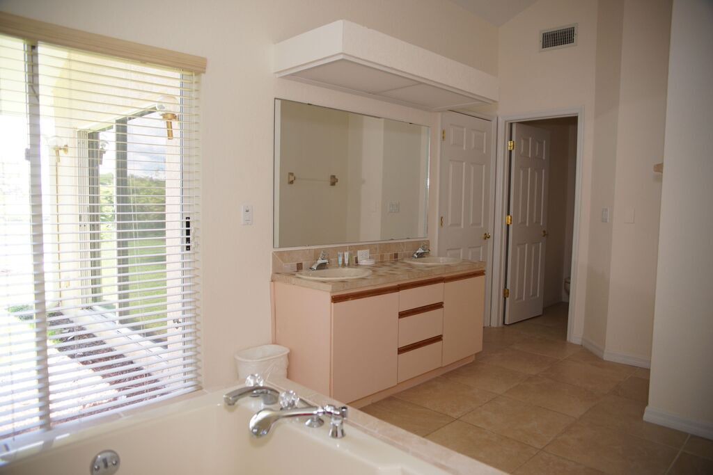 Photo of Bathroom in Groveland