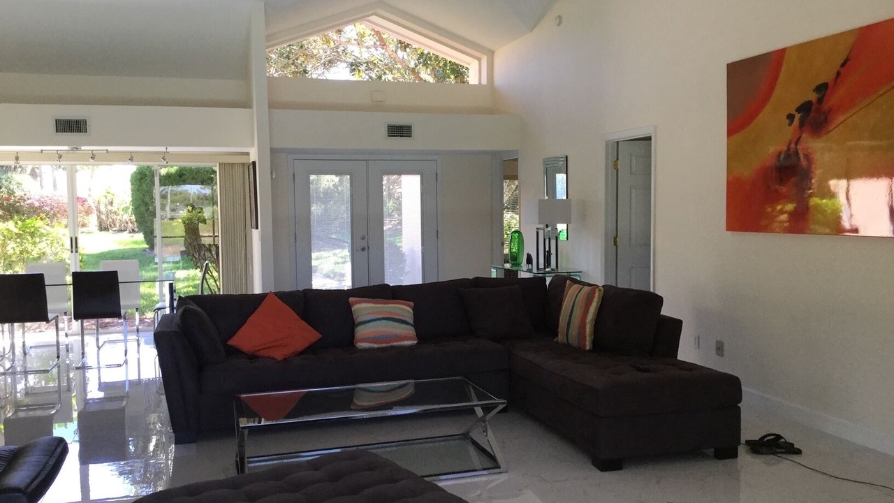 Photo of Livingroom in Groveland