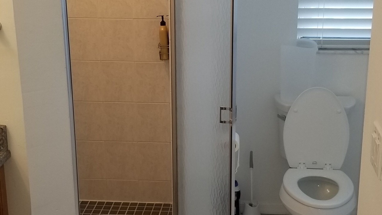 Photo of Bathroom in Weeki Wachee Gardens