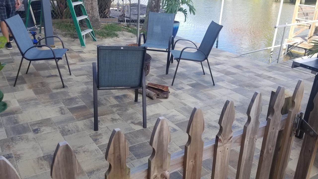 Photo of Patio Balcony in Weeki Wachee Gardens