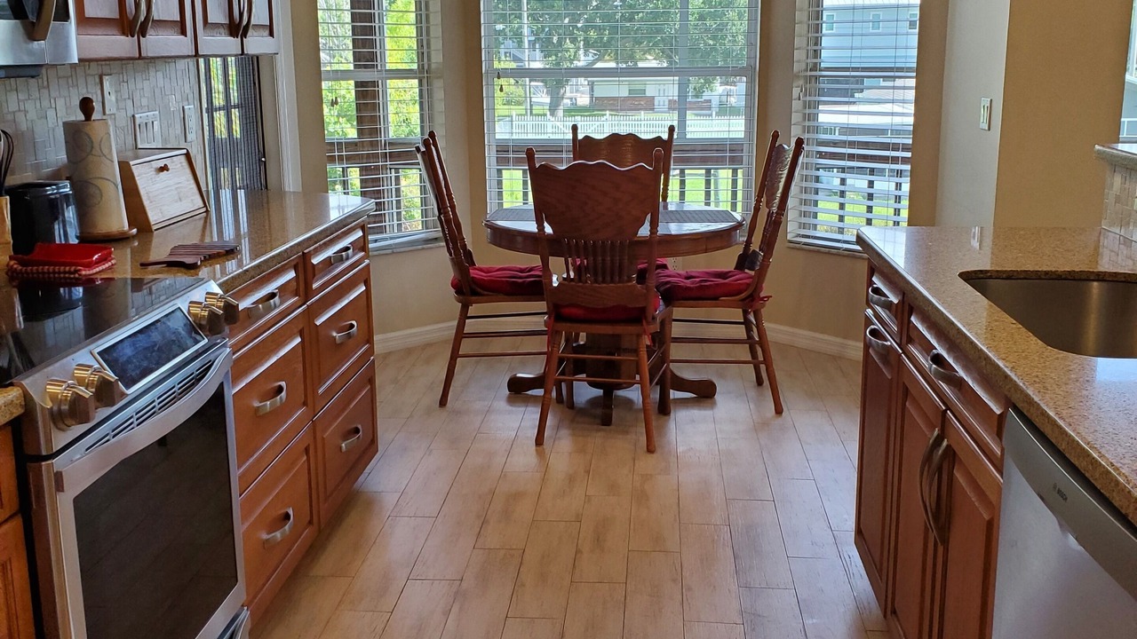 Photo of Kitchen in Weeki Wachee Gardens