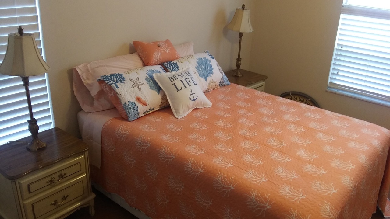 Photo of Bedroom in Weeki Wachee Gardens