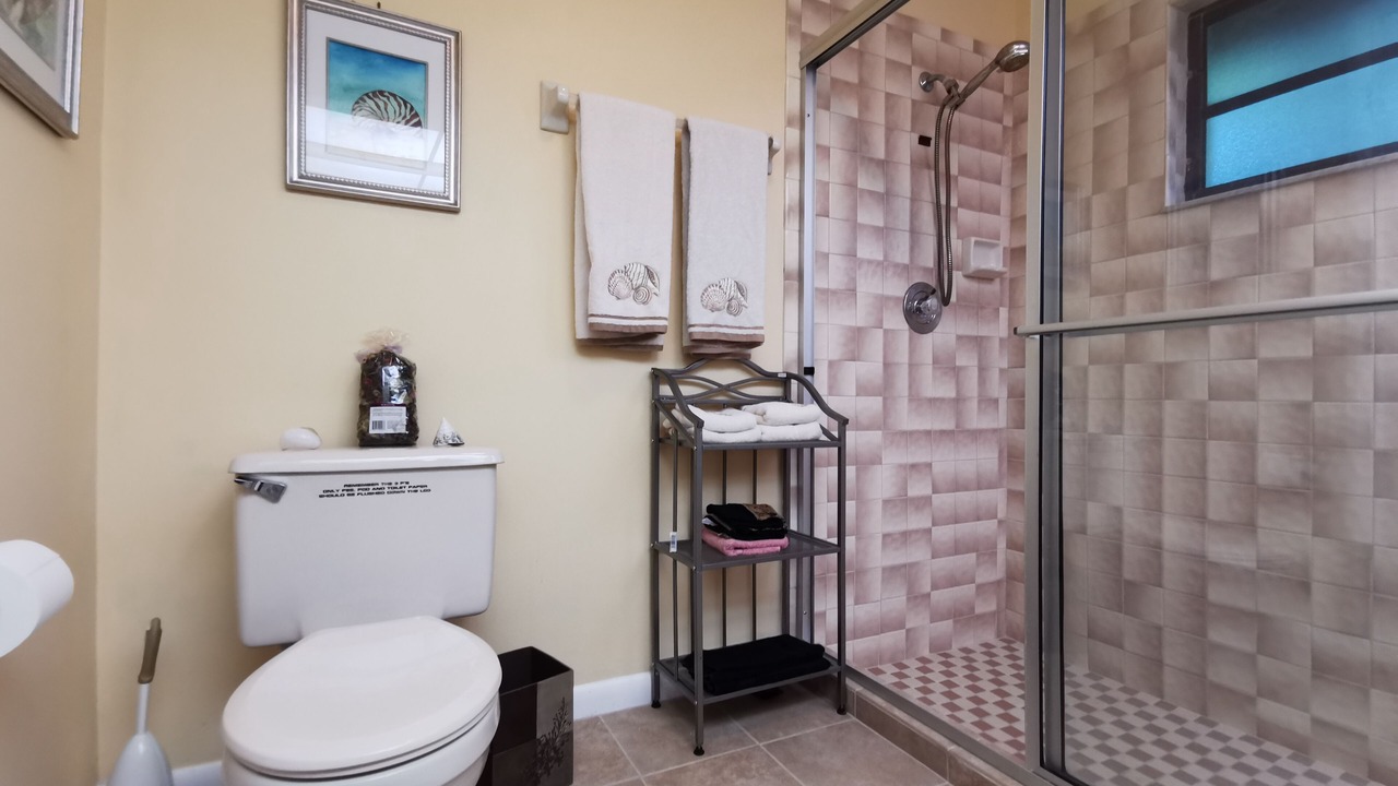 Photo of Bathroom in Joel