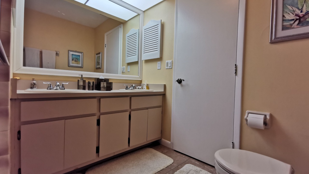Photo of Bathroom in Joel