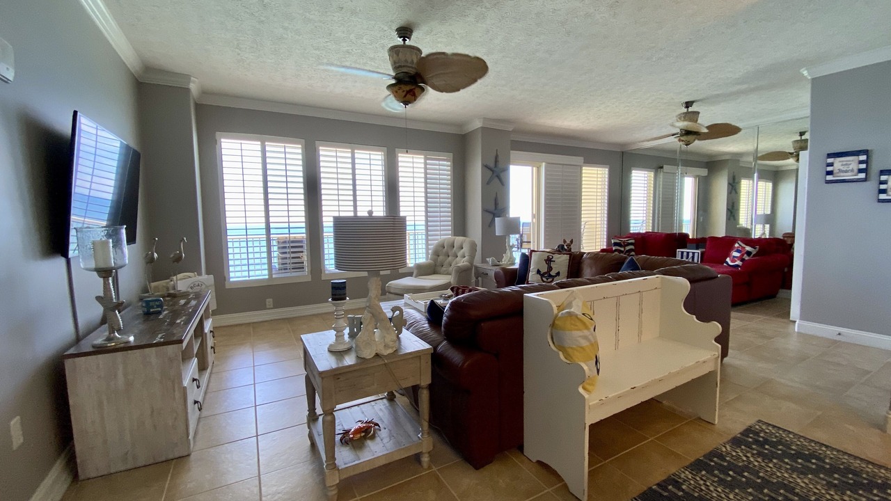 Photo of Livingroom in Thomas Drive