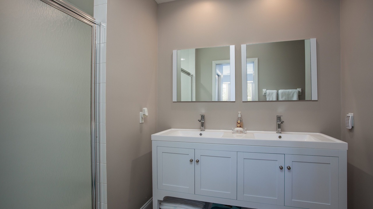 Photo of Bathroom in Naples Heritage