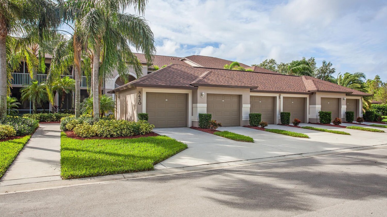 Photo of Outdoor in Naples Heritage