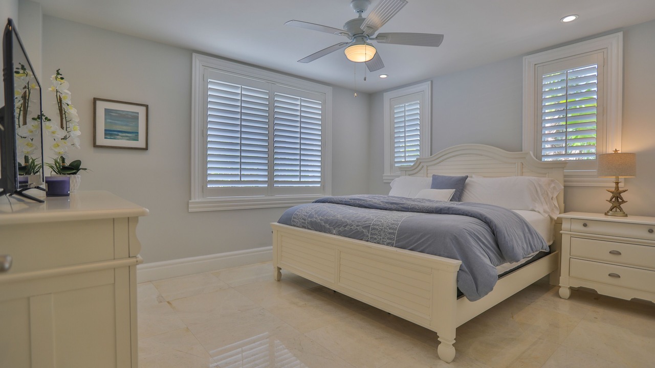 Photo of Bedroom in Venetian Shores