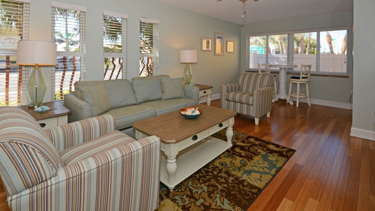 Photo of Livingroom in Treasure Island