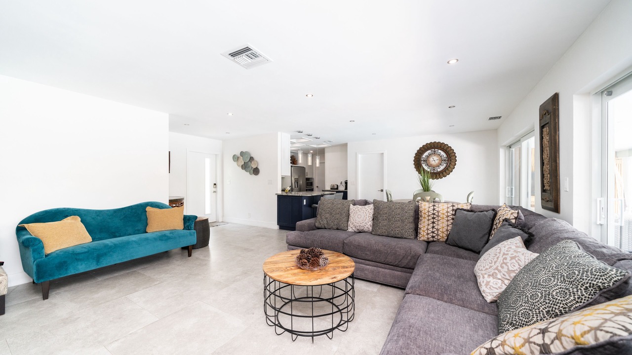 Photo of Livingroom in Cypress Lakes