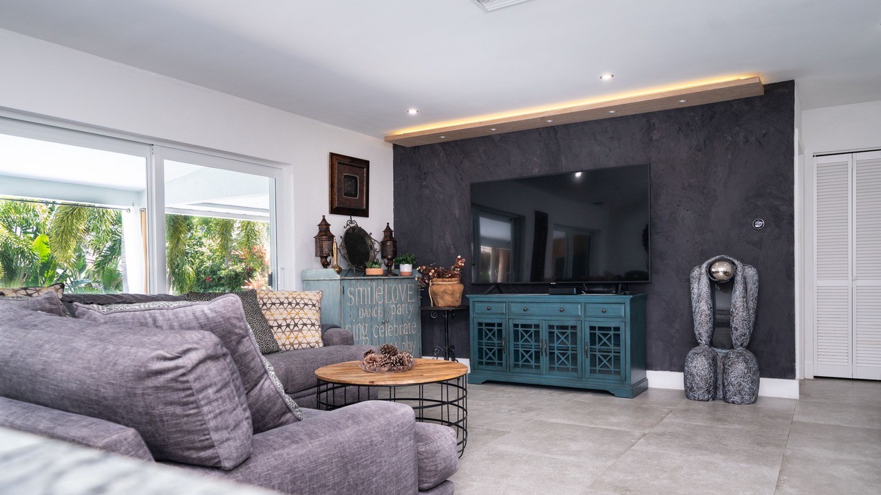 Photo of Livingroom in Cypress Lakes