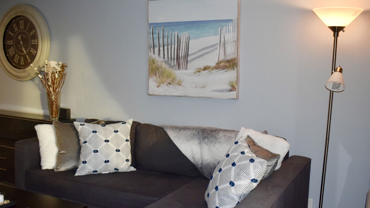 Photo of Livingroom in Vanderbilt Beach