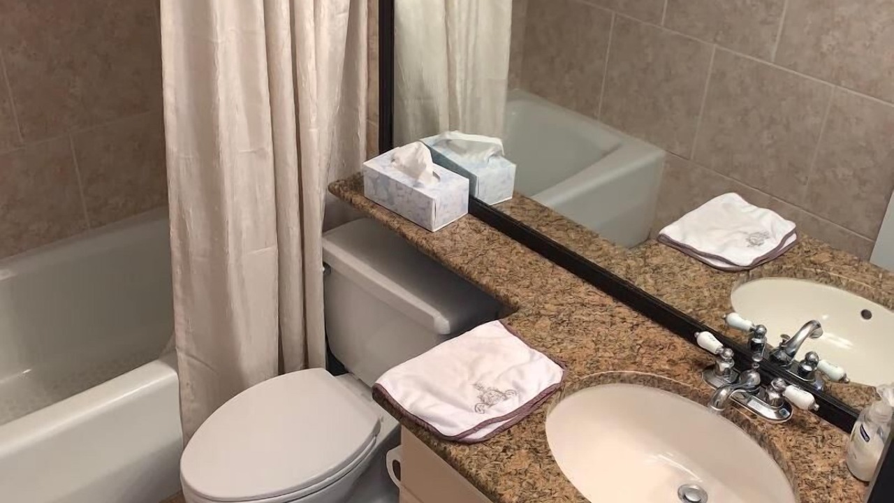 Photo of Bathroom in Vanderbilt Beach