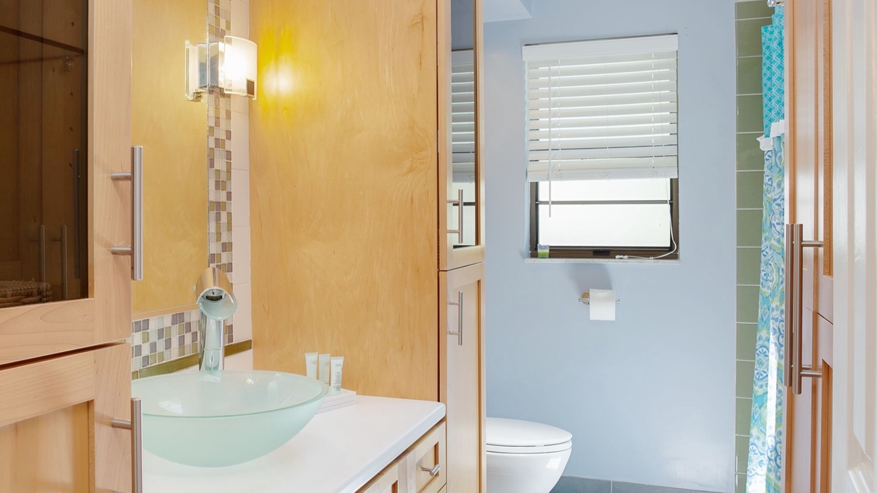 Photo of Bathroom in June Park