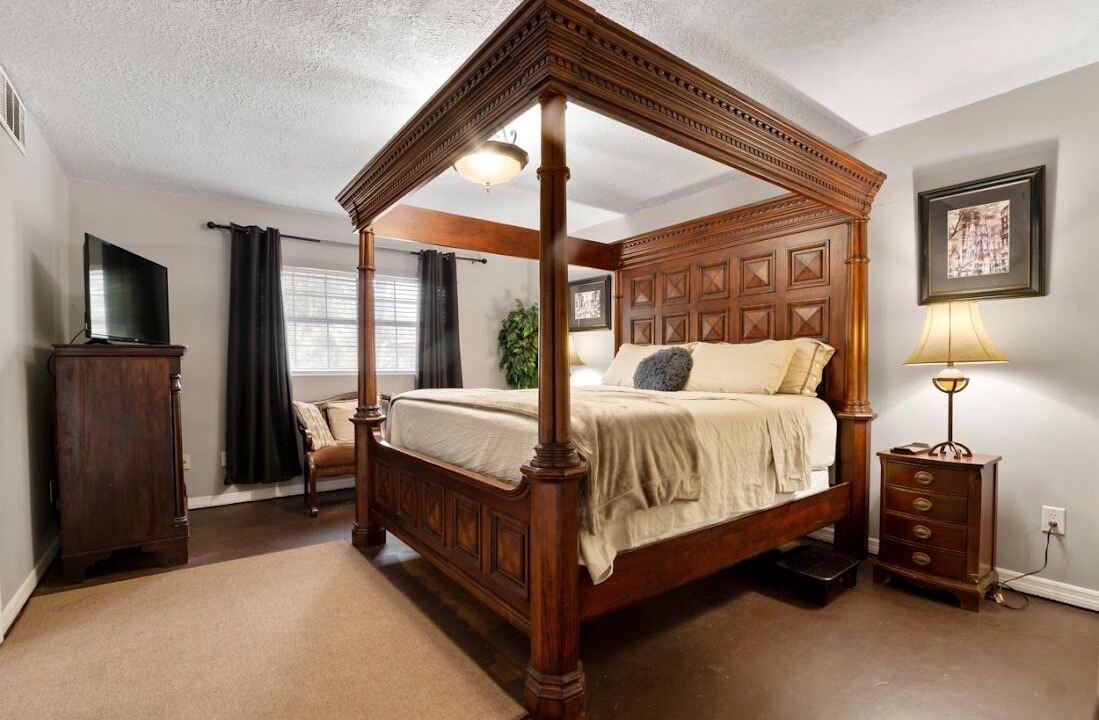 Photo of Bedroom in Oak Haven