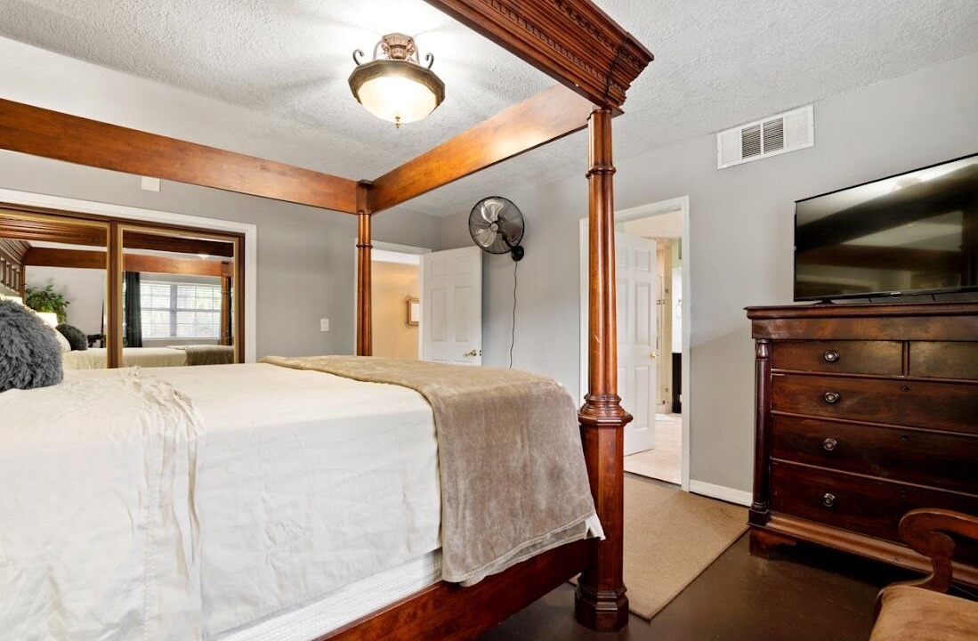 Photo of Bedroom in Oak Haven