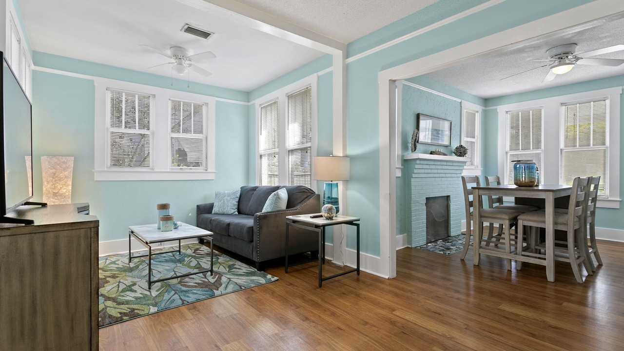 Photo of Livingroom in Downtown Dunedin