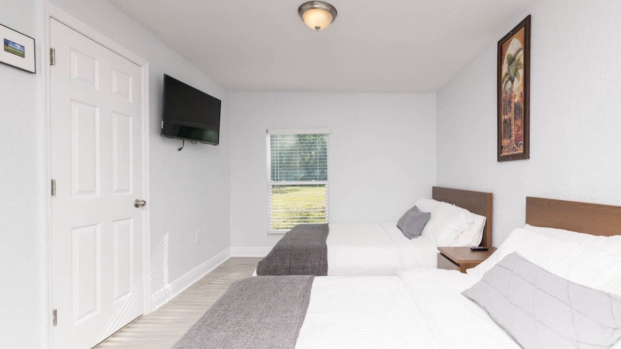 Photo of Bedroom in Bearss Plaza
