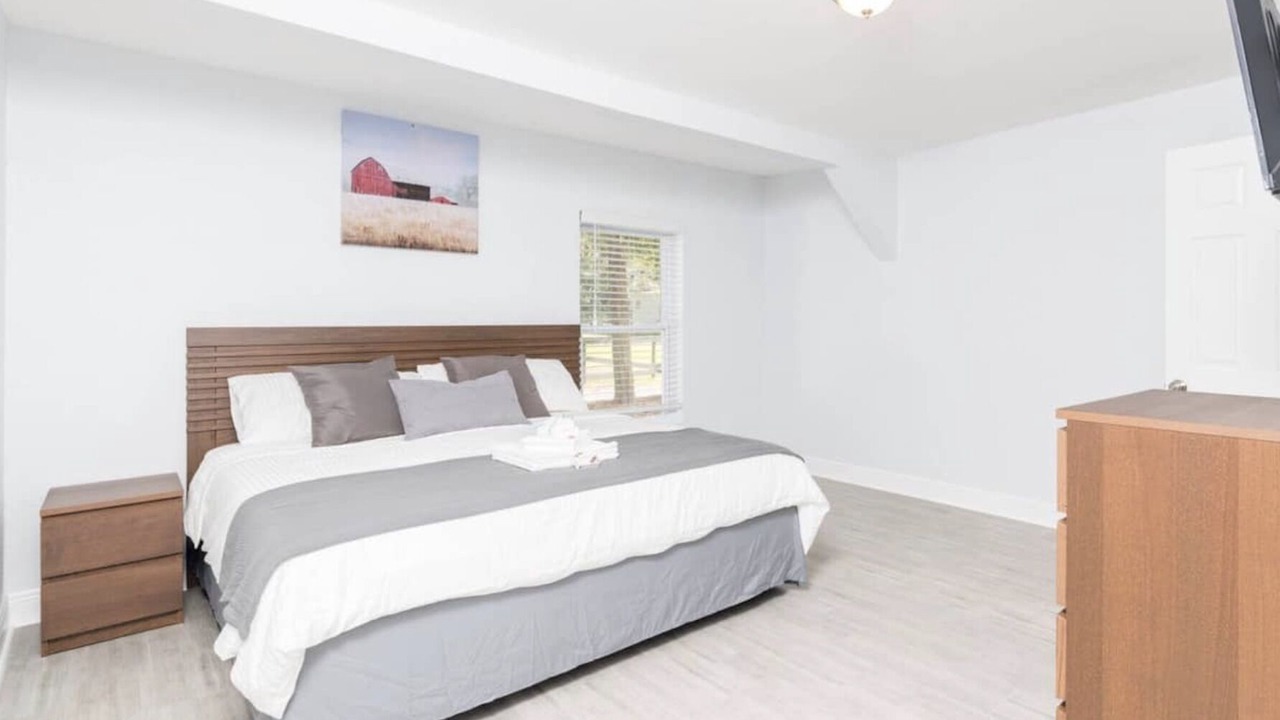 Photo of Bedroom in Bearss Plaza