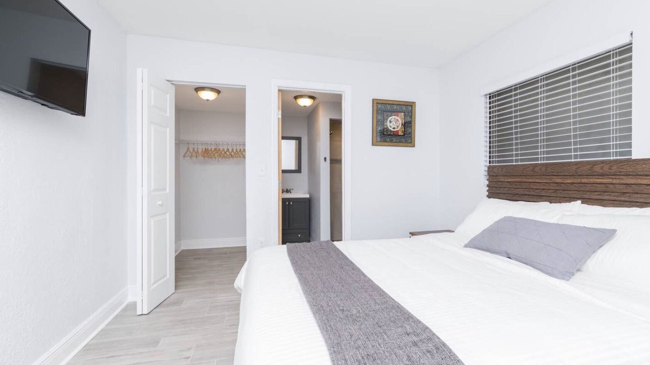 Photo of Bedroom in Bearss Plaza