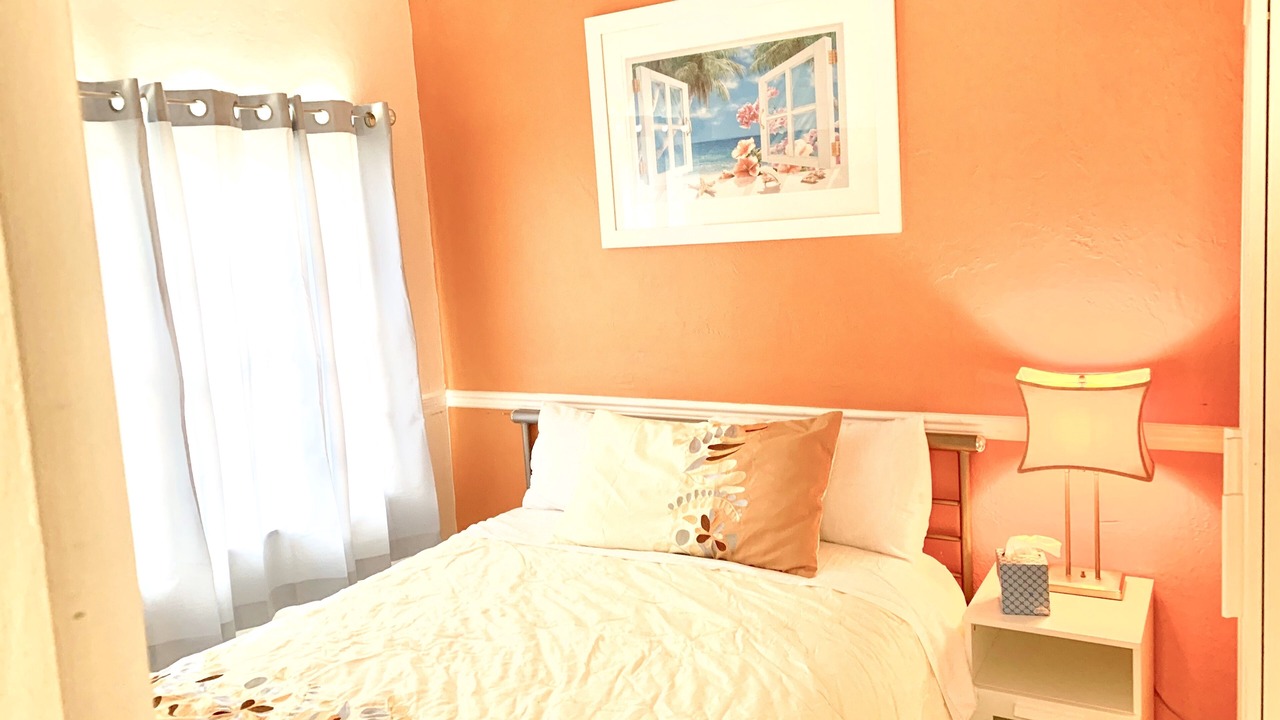 Photo of Bedroom in Gulf Gate Estates