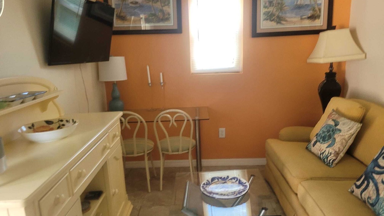 Photo of Livingroom in Gulf Gate Estates