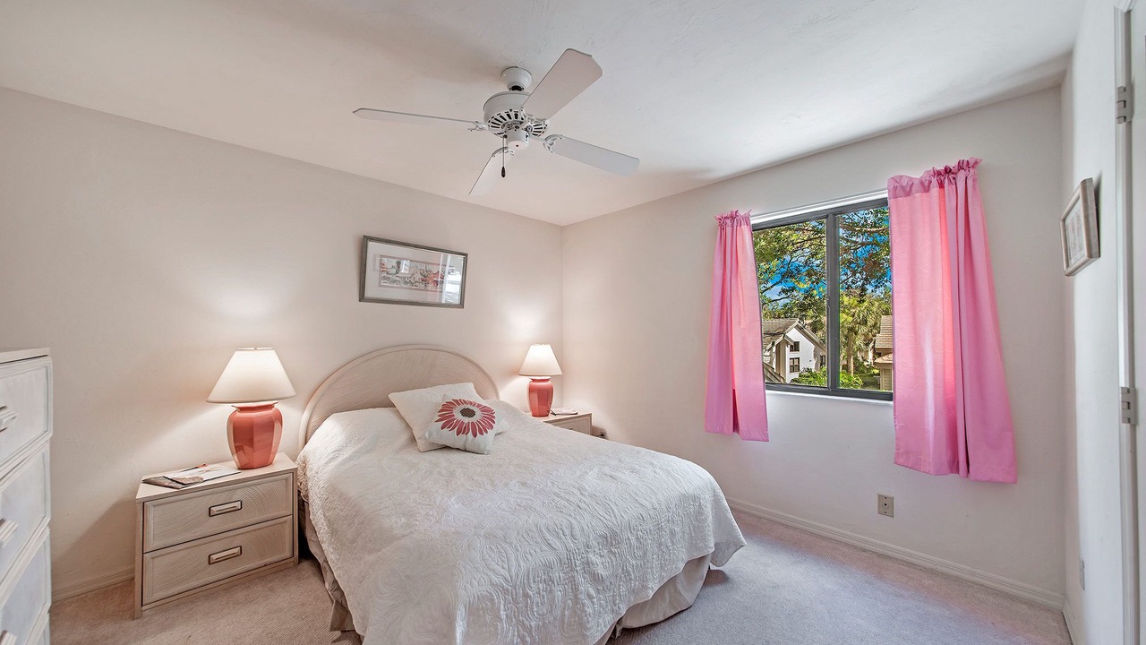 Photo of Bedroom in Burning Tree