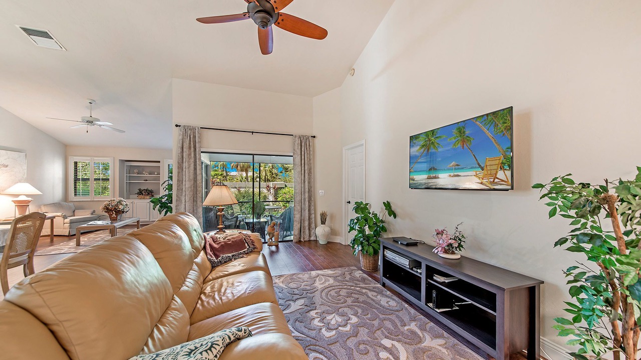 Photo of Livingroom in Burning Tree