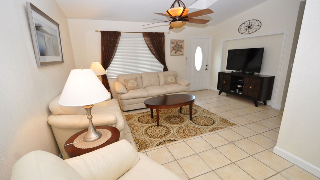 Photo of Livingroom in Breezeswept Beach Estates