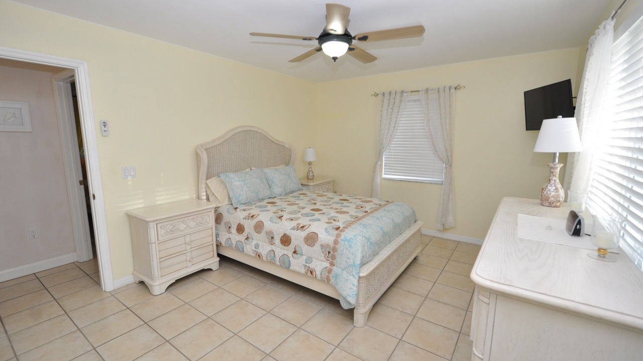 Photo of Bedroom in Breezeswept Beach Estates
