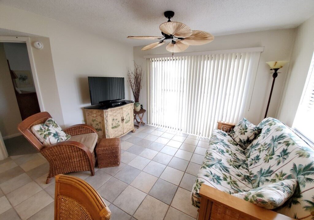 Photo of Livingroom in Butler Beach