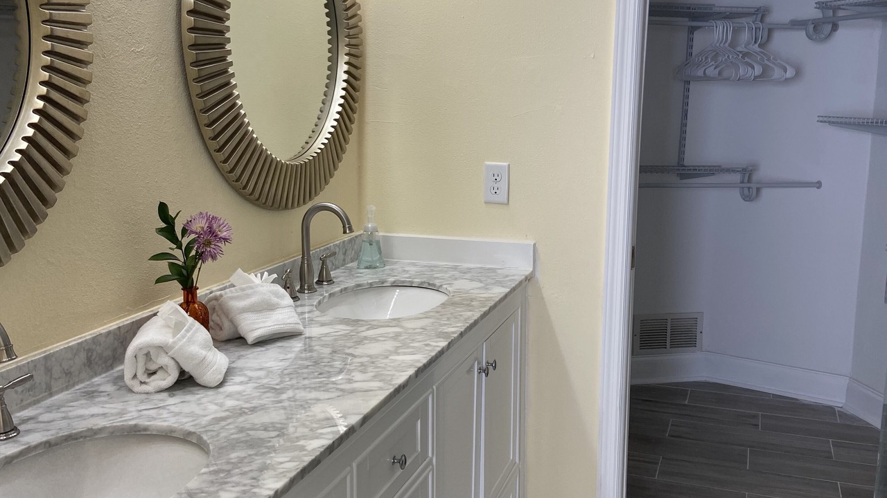 Photo of Bathroom in Island Estate