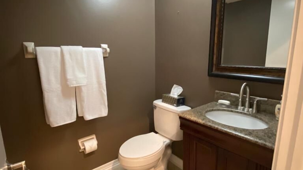 Photo of Bathroom in Pelican Bay