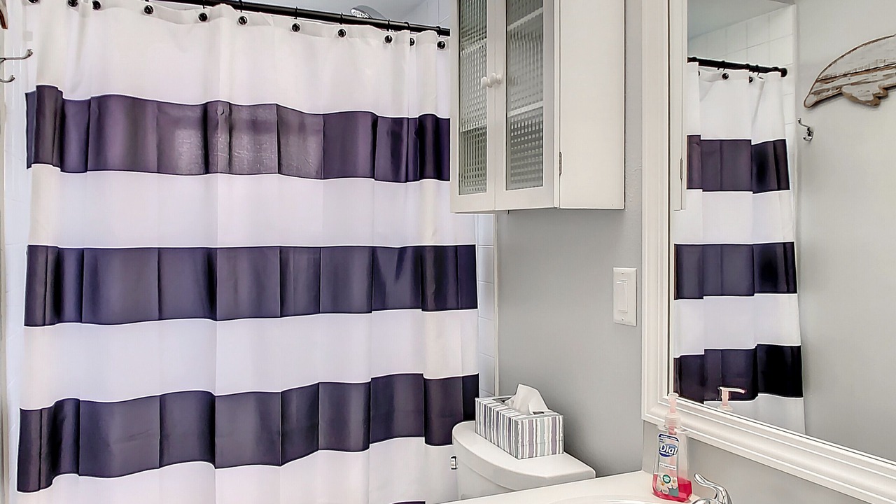 Photo of Bathroom in Regency Park