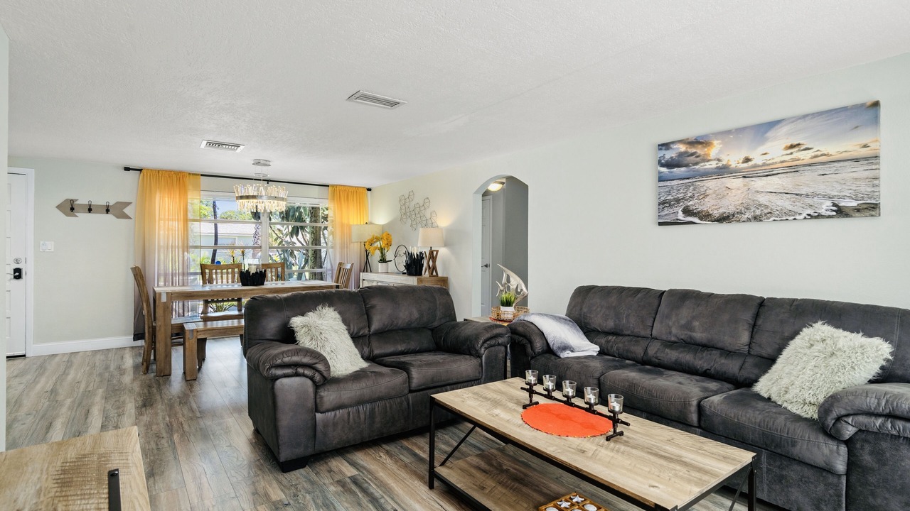 Photo of Livingroom in Regency Park