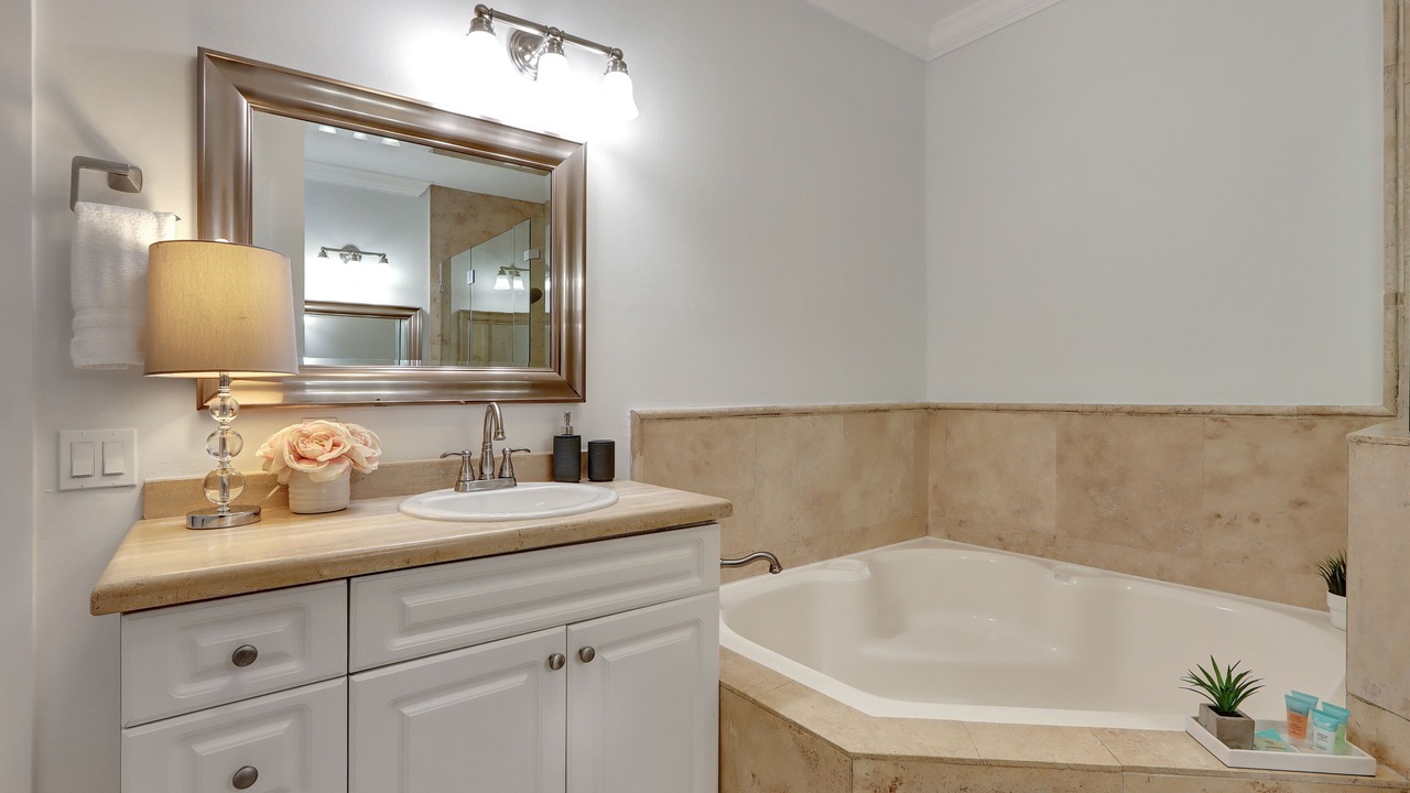 Photo of Bathroom in Southwest Coconut Grove