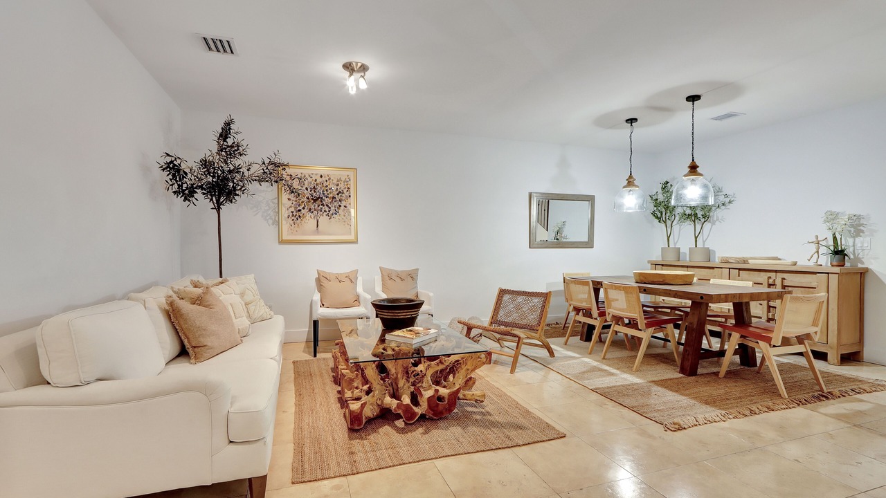 Photo of Livingroom in Southwest Coconut Grove