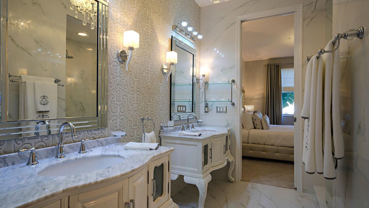 Photo of Bathroom in Naples