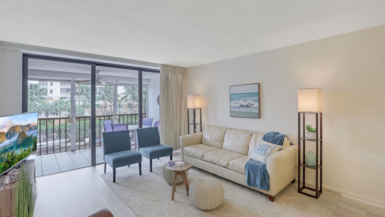 Photo of Bedroom in Vanderbilt Beach