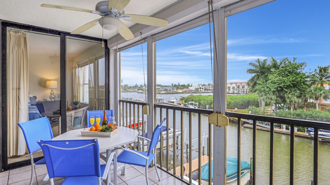 Photo of Patio Balcony in Vanderbilt Beach