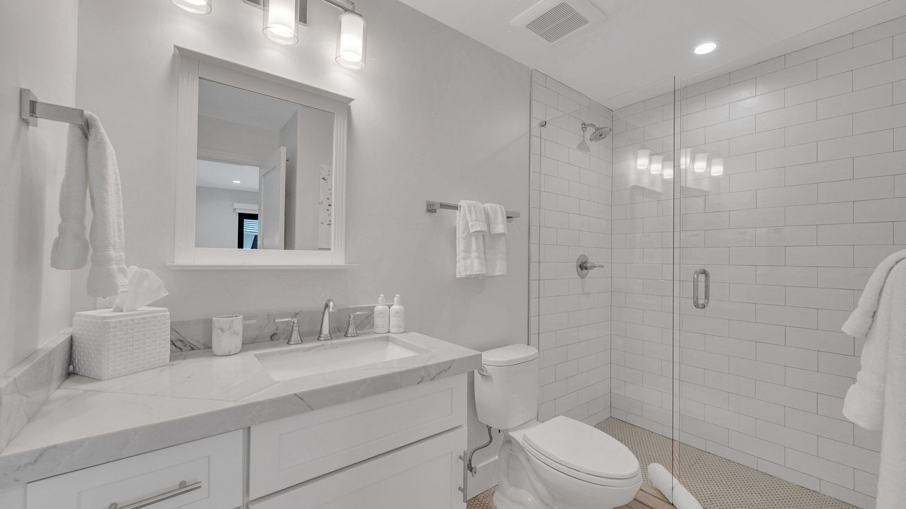 Photo of Bathroom in Harbour Inlet