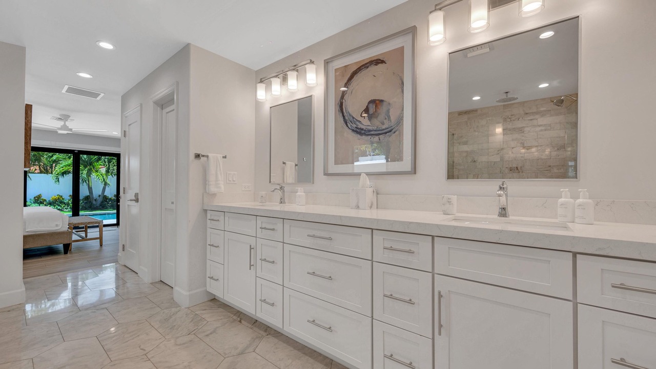 Photo of Bathroom in Harbour Inlet