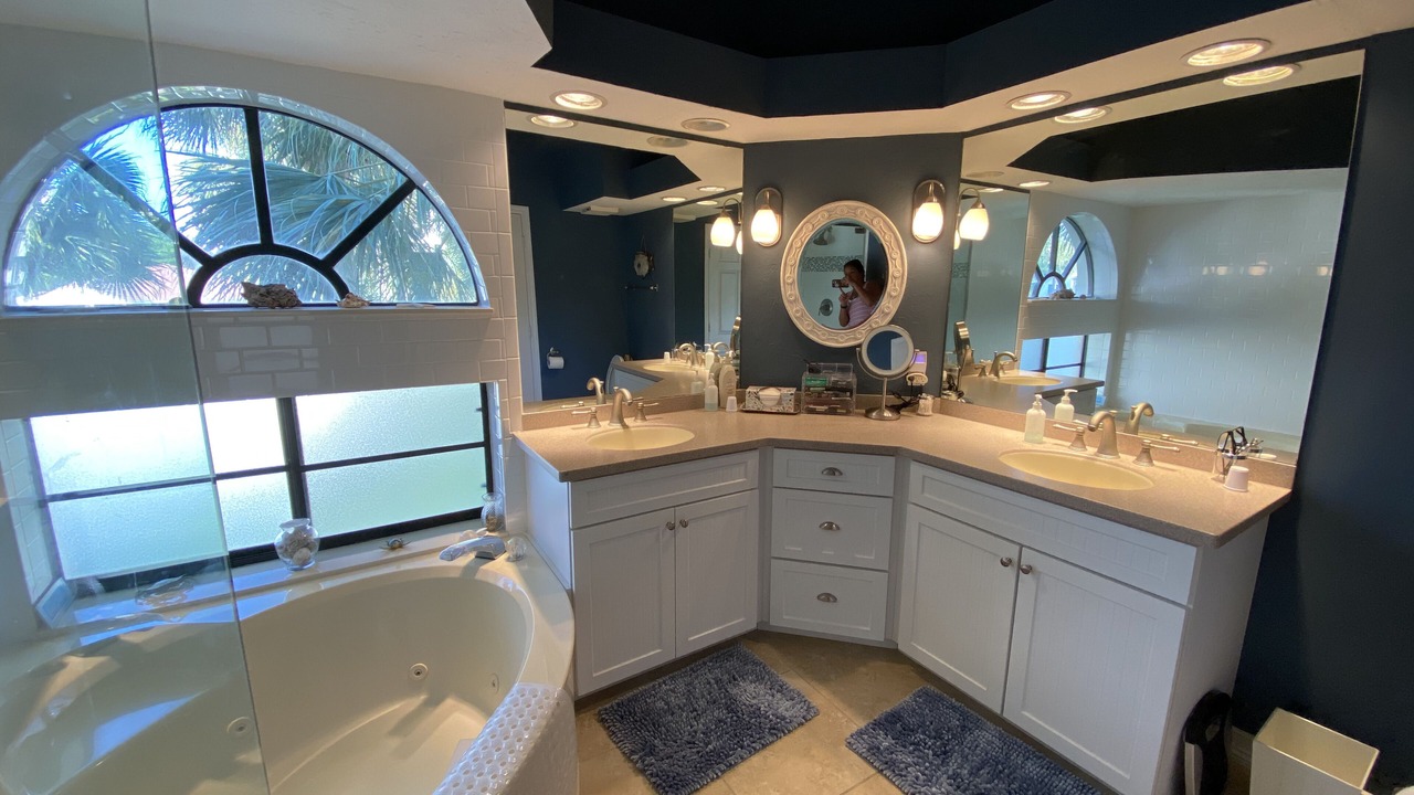 Photo of Bathroom in Pelican Bay