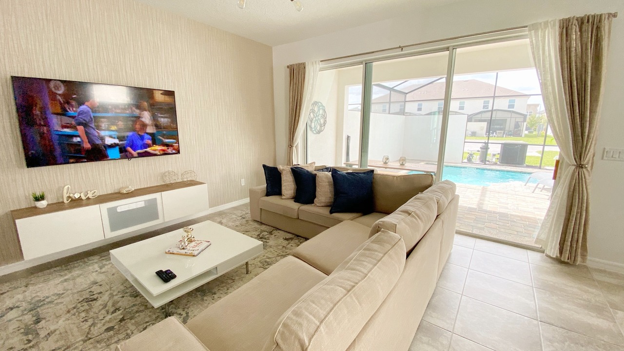 Photo of Livingroom in Four Corners