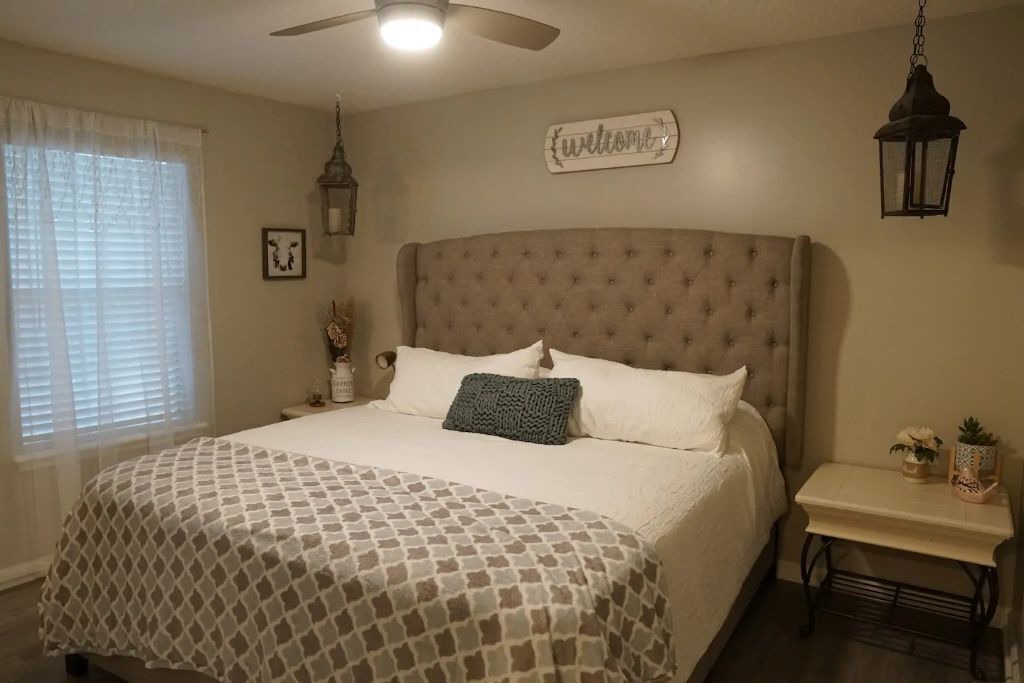 Photo of Bedroom in Doctors Inlet