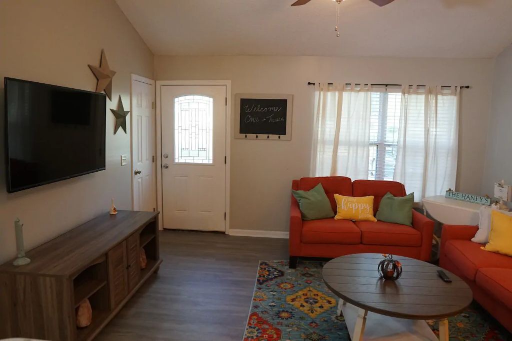 Photo of Livingroom in Doctors Inlet