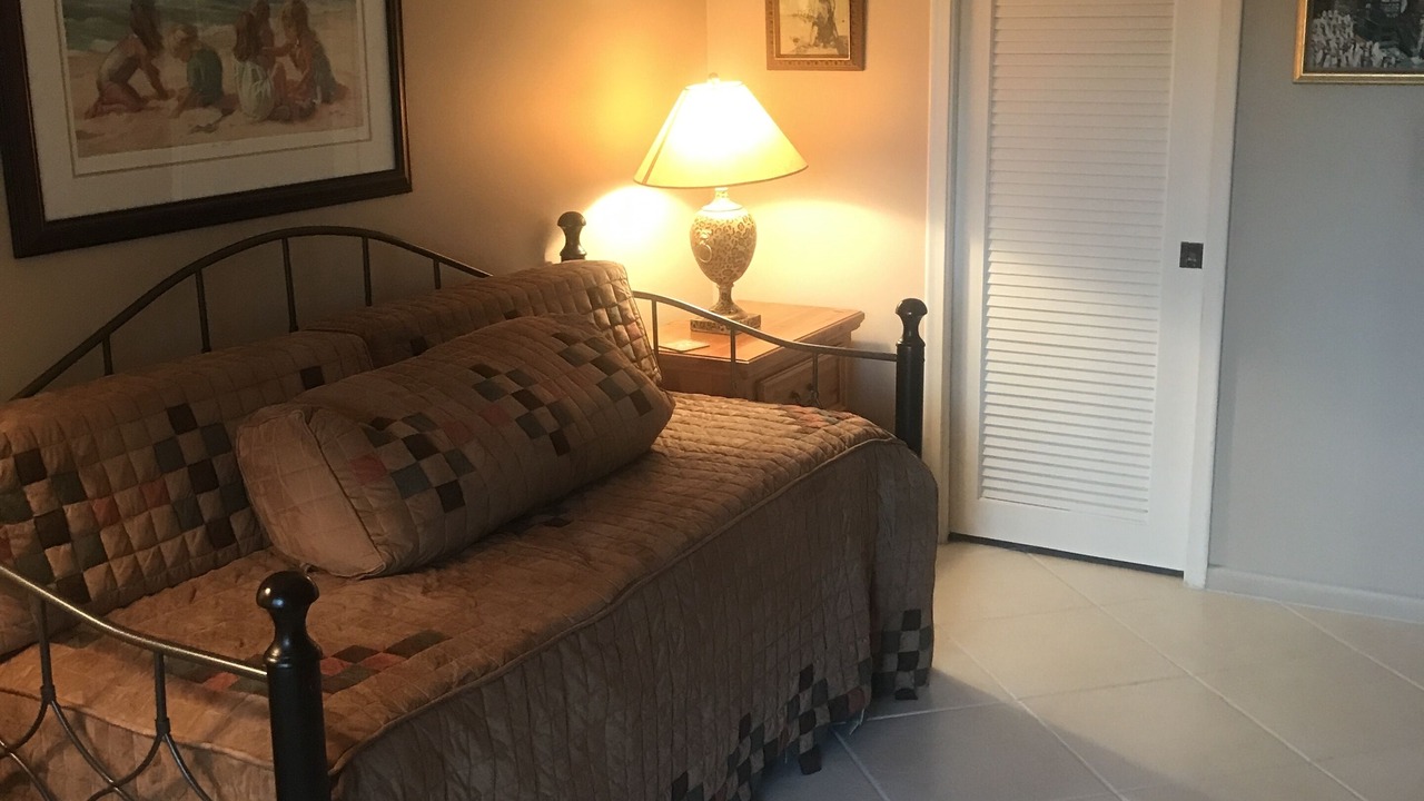 Photo of Livingroom in Century Village