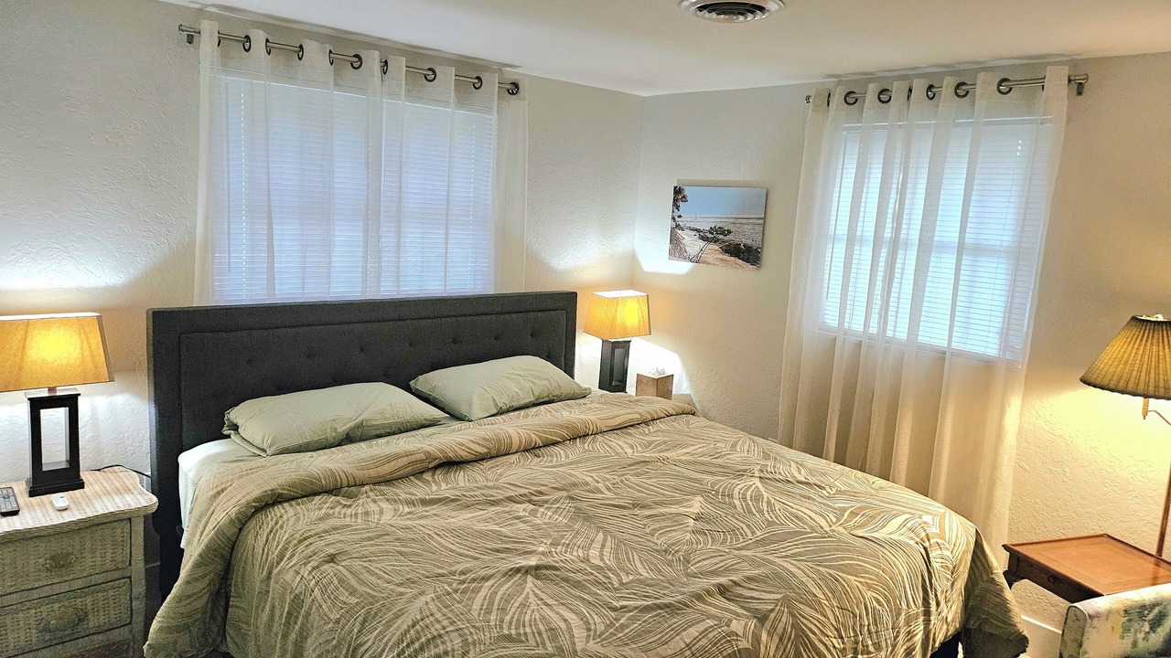 Photo of Bedroom in Golden Beach