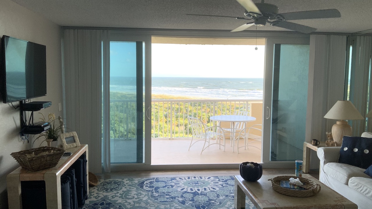 Photo of Livingroom in New Smyrna Beach