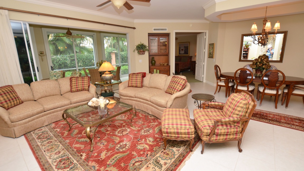Photo of Livingroom in Pelican Bay
